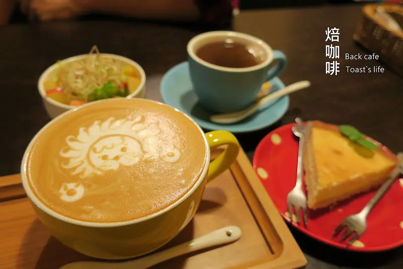 食苗栗｜焙咖啡，頭份小鎮裡難得的手沖咖啡店 / 尚順廣場