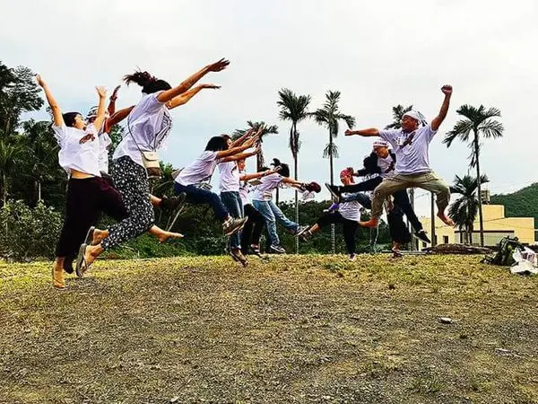 2016台東部落工作假期 走入荒野四天三夜 一起MENIAYAP大鳥 油漆彩繪/獵徑捕魚體驗/野炊小米飯/排灣傳統歌謠教唱 