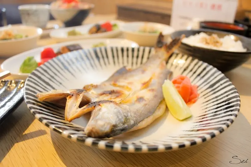 [高雄美食] 新菜色上市！定食套餐CP值高又豐盛－築饌日式料理丼飯壽司