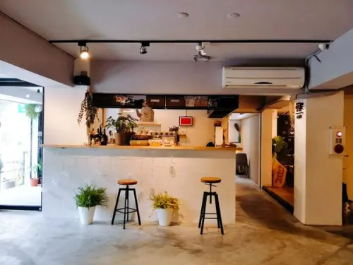 【草泥Cafe】早午餐｜咖啡與氣泡水的結合｜藝文空間｜