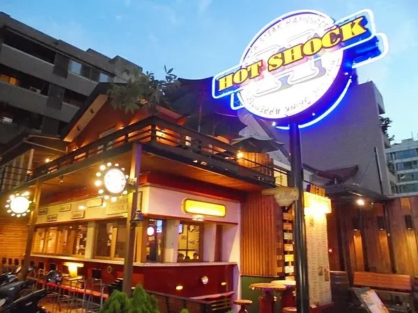 台中草悟道美食|HotShock哈燒庫美式休閒餐廳 手工現做美式餐點 美式餐廳 運動餐廳 團體聚餐 體育賽事中華職棒轉播餐廳 台中一日二日遊餐廳 台中美食