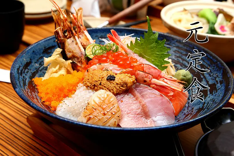 [桃園南崁] 台茂日式料理，精緻滿腹日本料理，美食街也能吃到鮪魚大腹！必點豪華刺身丼！ 元定食-台茂店