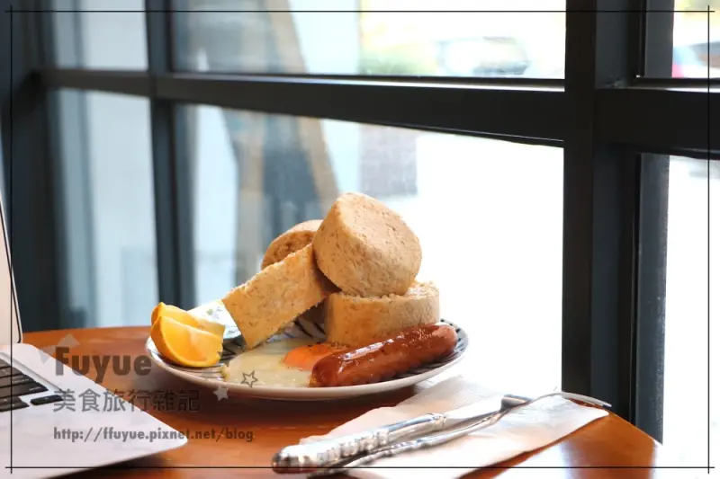 |台北內湖‧咖啡館| 點飲品加79元美味超值手作早餐.二訪《在山野對話》免費wifi.捷運港墘站