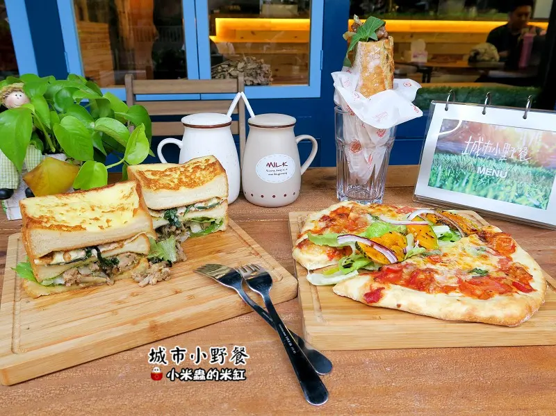 【捷運民權西路站】城市小野餐citypiggy~在喧囂的都市裡享受恬靜的下午茶~披薩、火炬布給、三明治、手作麵包，冬季限定「玫瑰草莓塔」好美味♥不限時+免服務費+WIFI，民權西路早午餐推薦!!