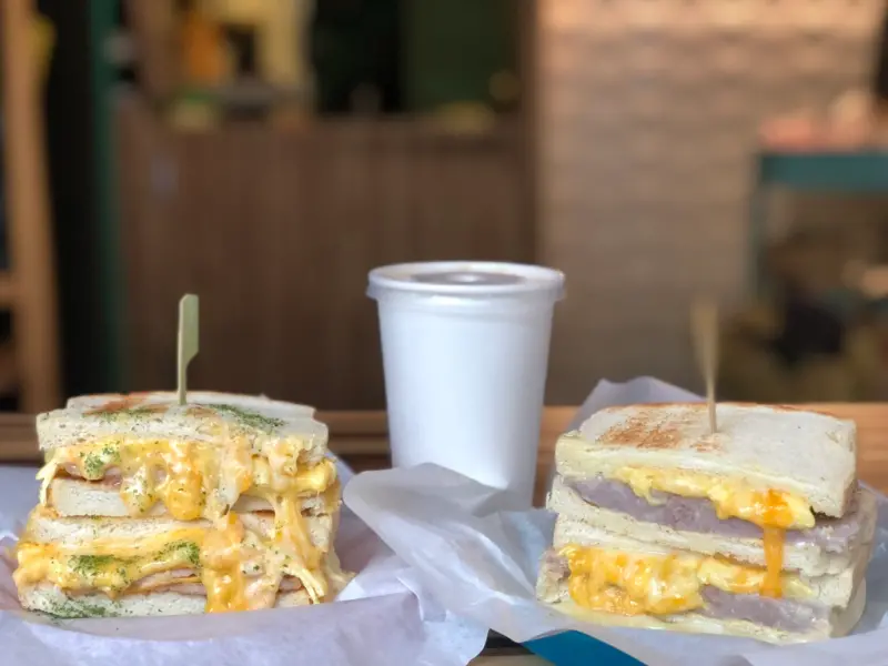 【台北｜西門站】金花碳烤吐司專賣＿就讓萬惡的起士瀑布給你壁咚＿冷冷的早晨讓你芋見幸福