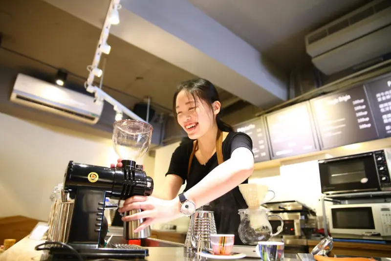 Olivia Coffee Roaster 認真的咖啡輕鬆喝，烘豆師與咖啡師的再次相遇！捷運國父紀念館站 自家烘焙咖啡館。