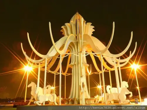 泰安之旋轉木馬,晚上旋轉木馬的唯美與浪漫,最夯最新打卡熱點喔!