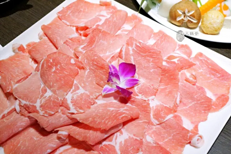 【萬隆站】火鍋哥涮涮屋- 重量級肉盤＆澳洲和牛｜精緻平價涮涮鍋