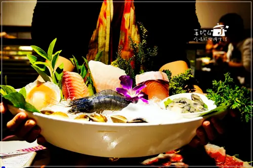 [捷運綠線美食-萬隆站] 萬隆超值涮涮鍋，火鍋哥只賣精緻好料和CP值。澳洲M9和牛、依比利豬、汶萊有機藍蝦，只要高級餐廳的一半價！(文末有送餐券活動說明)