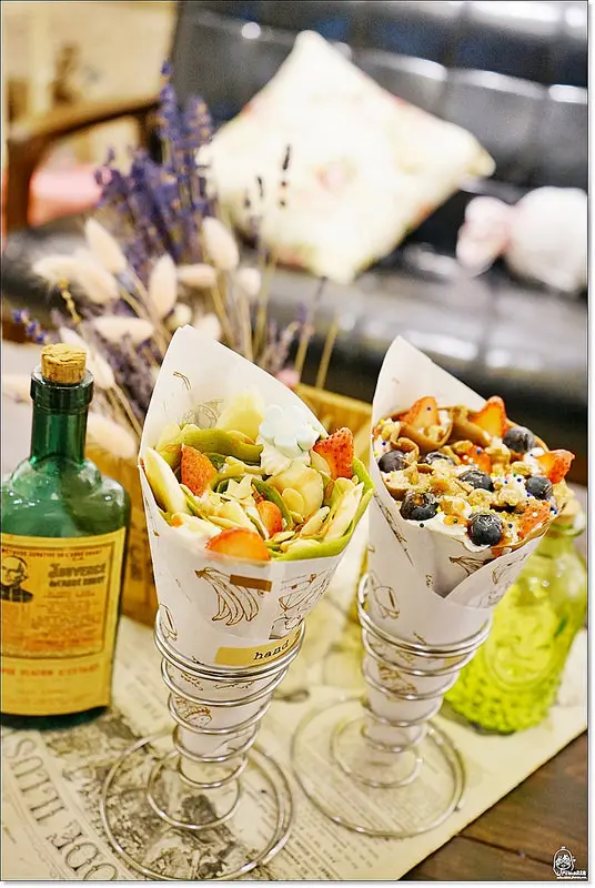 『新北。板橋』 新埔捷運站美食、下午茶、甜點推薦  Meetcha Crepes 遇見日式手作可麗餅/可愛夢幻系甜點下午茶，不限時超佛心，鄉村日式雜貨風裝潢，店內有手作飾品還有乾燥花等可愛小物都是老闆