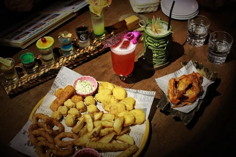 桃園餐酒館/中壢躲迷藏TIKI主題餐酒館，慶好閨蜜生日，SHOT杯是一定要的！ - Ann‧榜哥‧生活事務所