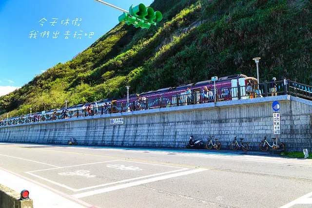 八斗子車站。臨海線的美麗車站。山巒海景盡收眼底