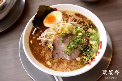 信義 ‧ 玩笑亭 Nantsuttei│獨特黑蒜香油拉麵 ‧ 日本拉麵 ‧ ATT 4 FUN