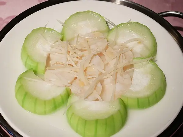 廣香龍華樓餐廳-新北板橋港式飲茶  超夯蒸籠火鍋這邊也吃得到  重點是不用約一大票人  兩個人也能輕鬆享用              