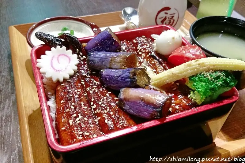 【台南】南區 ★ 鰻嘴幸福-日式家庭料理 - 家傳近40年的祕方醬汁，一天只營業3.5小時，大林國宅巷子內人氣滿滿鰻魚丼飯