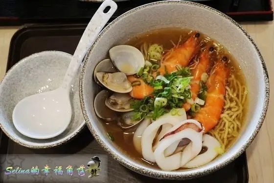 台南東區•南紡購物中心美食-拉麵の講究-當日現熬湯頭.湯好.料多.新鮮食材【珍珍珍日式拉麵-南紡店】尚青的海鮮假日限量版