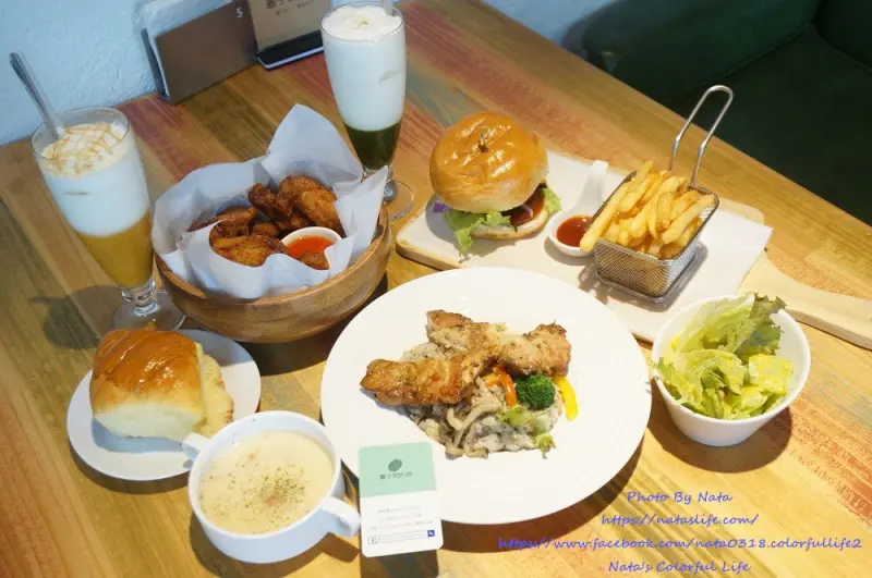 【美食♔台南中西區】圈子Brunch.Coffee(台南公園店)。「聚餐好所在」老屋欣力新風格！異國餐點多選擇～還有隱藏版的舒芙蕾