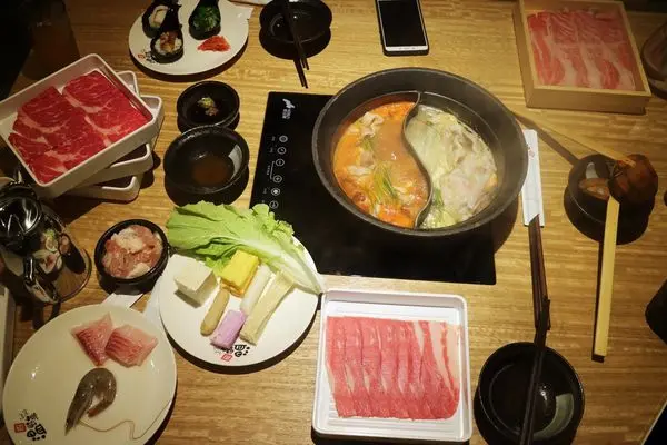 台南中西區=<吃飽>しゃぶしゃぶ温野菜-台南大遠百公園店~任您吃、吃到飽＊真的是飽到不要不要的＊吃到飽火鍋必推＊台南涮涮鍋選擇=