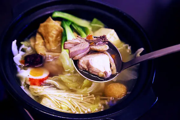 椰沁 椰子雞鍋物~吃火鍋不怕上火：愛評體驗團