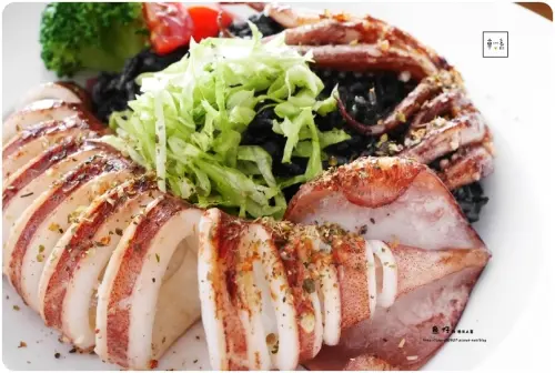 【愛評體驗團】台中.南區︱草系 PASTA。義式料理的溫度盡在陽光投射的溫暖空間，平價價位有質感的享受還免收服務費