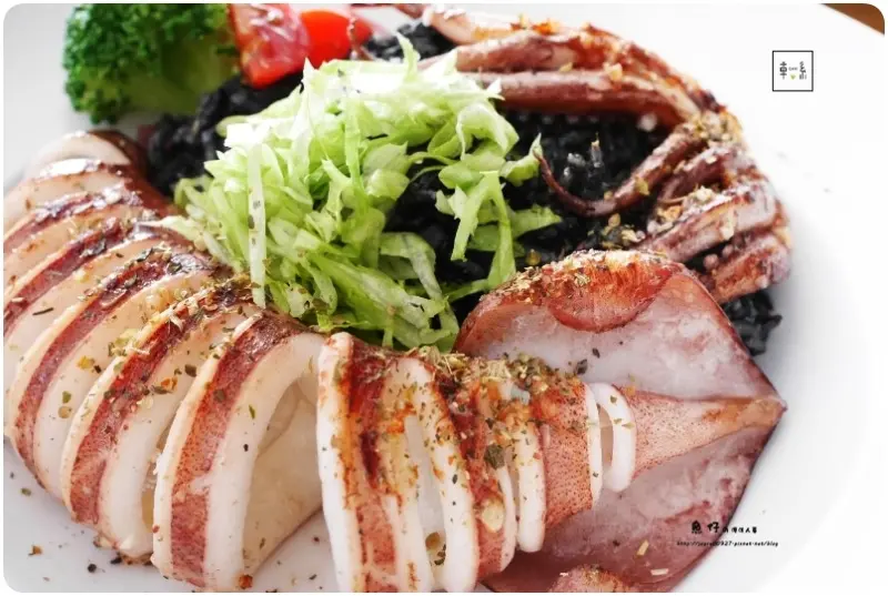 【愛評體驗團】台中.南區︱草系 PASTA。義式料理的溫度盡在陽光投射的溫暖空間，平價價位有質感的享受還免收服務費