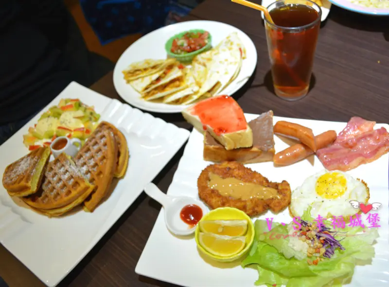 【台北美食】捷運大橋頭站 LUCKY FOOT ~ 可愛兔子陪你享用平價義大利麵、早午餐，還有cp值破表的雙人分享餐，是個很棒的聚會場所