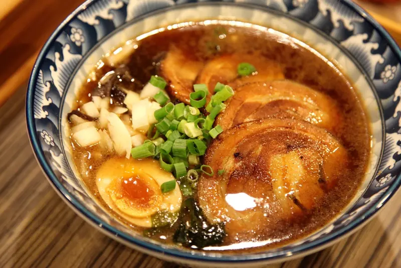 【台南北區-美食】芯芯要去【東京板前豚骨拉麵。和緯旗艦店】~重現