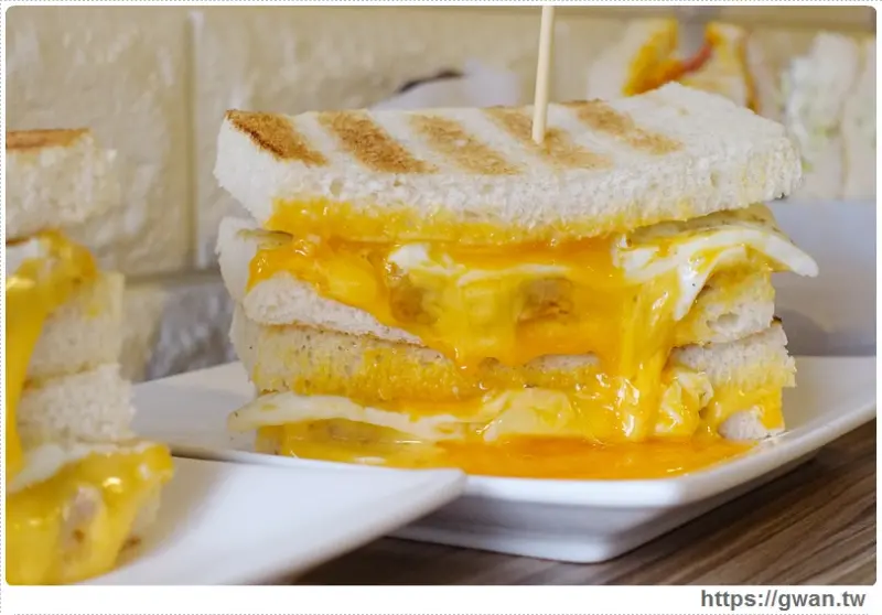 [捷運美食●善導寺站] 烤司院碳烤吐司專賣 - 肉蛋吐司華麗版。失控的起司肉蛋 | 超邪惡起司土石流 - 吃關關