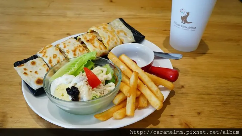 【台中西屯】艾初早午餐(市政河南店) 超人氣高CP值早午餐店 四種麵包任你選 文附菜單 河南市政南一路交叉路口