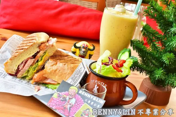 [台中西區美食]草悟道、勤美誠品旁的寵物餐廳，與毛小孩來個下午茶吧! -- Two Puppies寵物友善餐廳(台中美食推薦、台中巷弄美食、台中寵物餐廳、台中早午餐推薦)