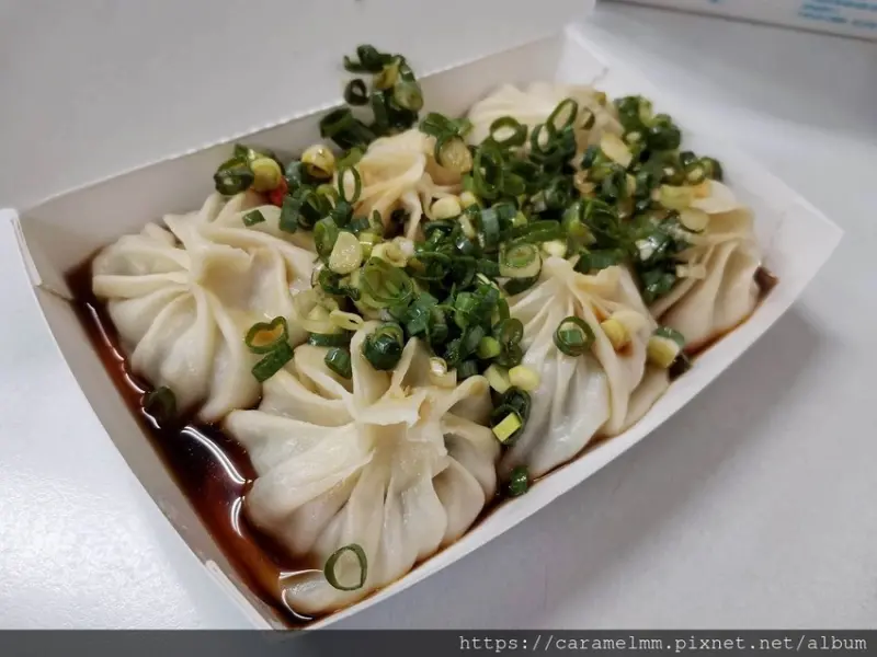 【苗栗頭份】鮮肉湯包 蔥花無限續加 皮薄餡多味鮮美 在地人也愛 頭份排隊美食 銅板美食 頭份美食 頭份小吃 頭份早餐 頭份國小對面