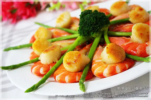 【高雄】新興區。海昇水產 海傑納頂級禮盒《頂級南非圓鱈、日本北海道帶子、頂級船凍小卷、泰國熟草蝦》        
      