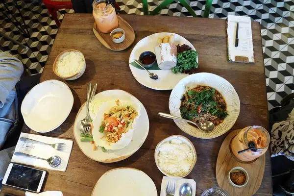 台中南屯區=<吃飽>Thai J 台中概念店~美得不像話的泰式餐廳＊在賣場裡面宛如世外桃源＊餐點美味又實在＊聚餐好地點=