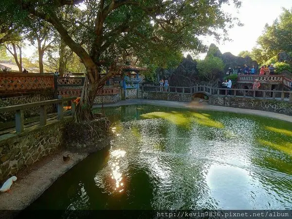 台北<板橋林家花園>裡面建築古色古香風景優雅,讓人也想探訪這文青好地方喔!