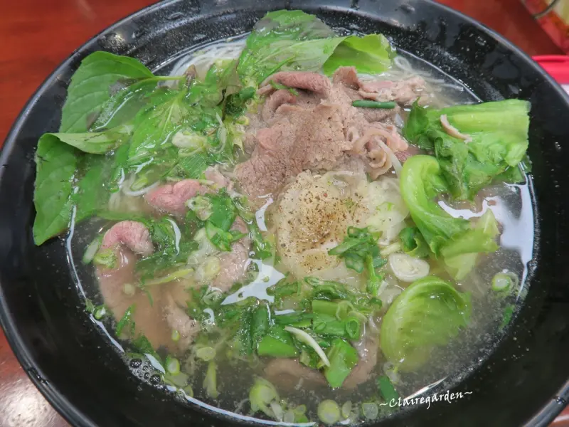 [南崁菜鳥覓食記] 清越美食館~每來必點越式鮮牛肉、法國麵包