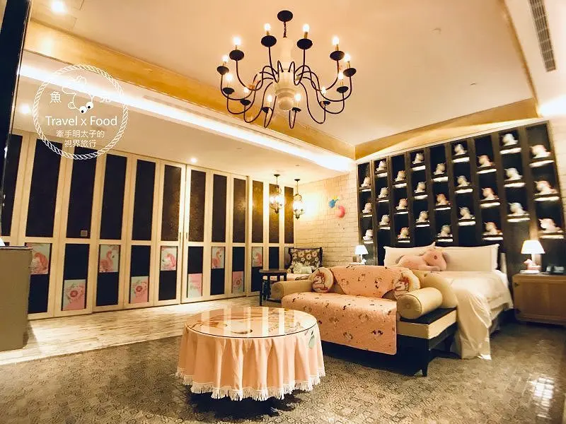 芭蕾城市渡假旅店，我與獨角獸的美好時光｜台中最美Motel，KTV、泳池、超夢幻獨角獸主題房 @ 魚兒 x 牽手明太子的「視」界旅行