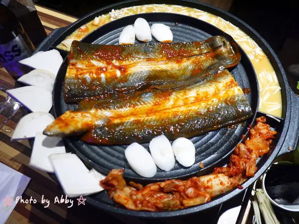【食記:捷運敦化站】韓棒한식당K-BOB 韓式料理 種類超豐富 還有整隻韓式烤鰻魚 喝一杯也沒問題,酒類選擇超豐富