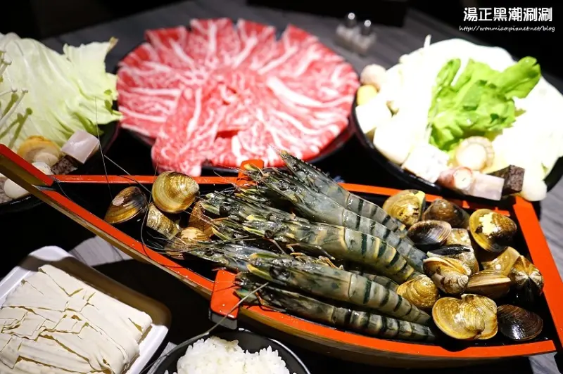 捷運新莊站美食  湯正黑潮涮涮 ✿✿ 火鍋 / 涮涮鍋 / 鍋物 / 鴛鴦鍋 / 圍爐  推薦