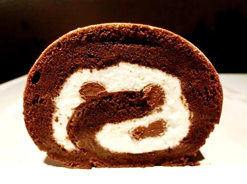 橙色食品。法芙娜巧克力蛋糕捲              