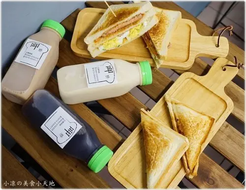 『台中。西區』呷胖の吐司║夜貓族宵夜新選擇，熱壓吐司、烤土司，只要銅板價錢!飽滿創意內餡襲擊你的味蕾，小鮮肉為你服務中！