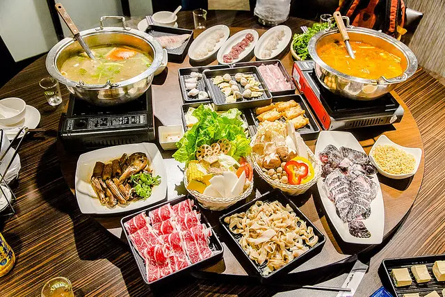 【台北捷運美食】【國父紀念館站美食】佛山御宴雞煲蟹(1-3訪)