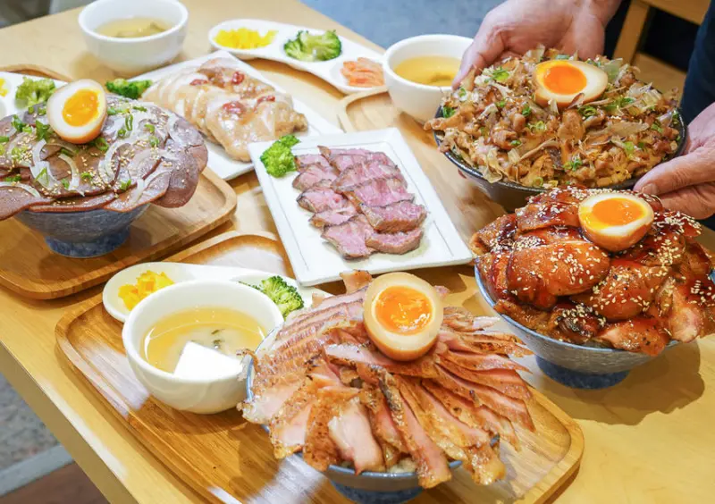 [高雄文化中心美食]赤燒分子廚藝丼-肉控必吃肉肉丼飯!滿足老饕的極致手藝 - 美食好芃友