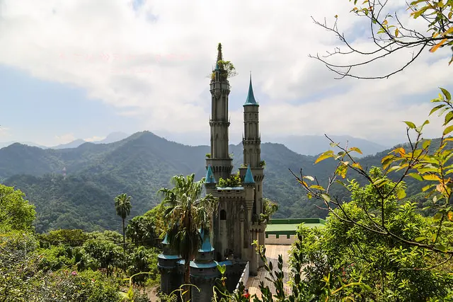 [ 新竹⊙關西]佛陀世界。廢棄的童話城堡。IG打卡景點。只有假日才開放。