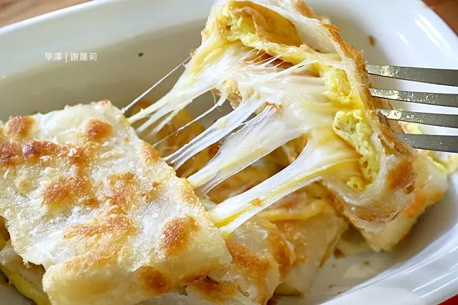 《北市中正區♥食記》早澤。被滿滿乾燥花圍繞的鄉村風早餐店，主打三種超犯規起司蛋餅好逼人！(中正紀念堂)