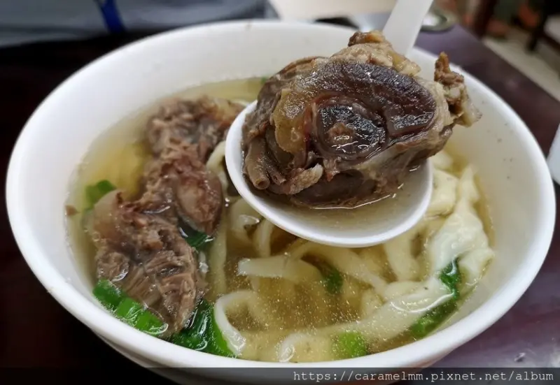 【新竹竹北】璽子牛肉麵 竹北店 斤餅專賣店 手工現點現做 真材實料 忠於原味 竹北美食推薦 文附菜單 喜來登商圈