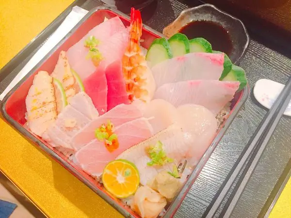 捷運古亭站✿雲壽司✿比日本還有日本氣息的日式料理 ! 推薦每日限量五份的散壽司丼飯~