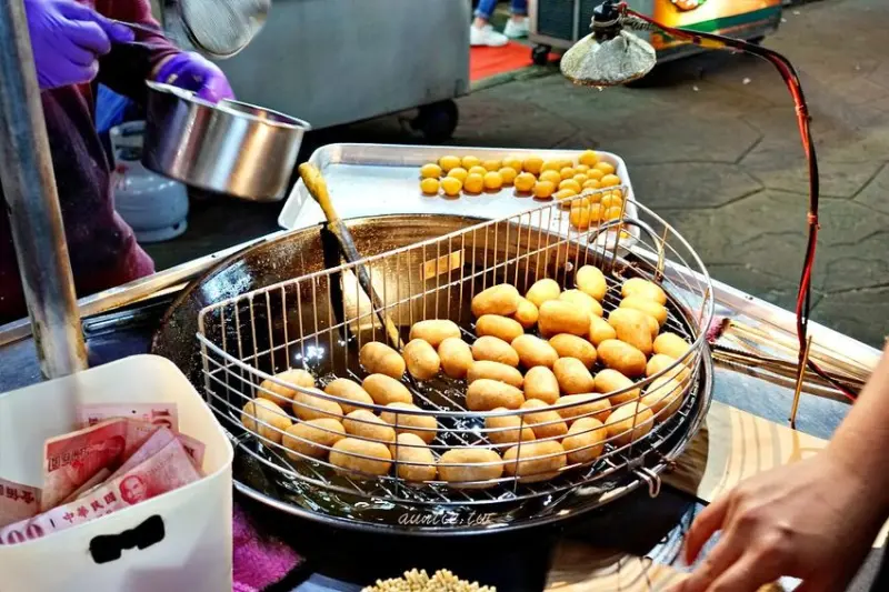 【台北】傳奇地瓜球 常常要大排長龍的手工芋頭球地瓜球 臨江街美食小吃 - 水晶安蹄 不務正業過生活