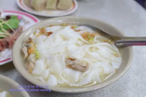 【基隆七堵食記】臭粿仔湯。聞起來很臭，吃起來卻很鮮甜的銅板小吃