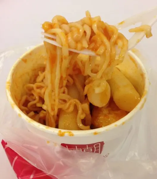 [今日點心] 韓朝年糕 韓式炒年糕 辣炒年糕麵 新竹巨城Big City 外帶辣炒年糕 韓國辣炒年糕