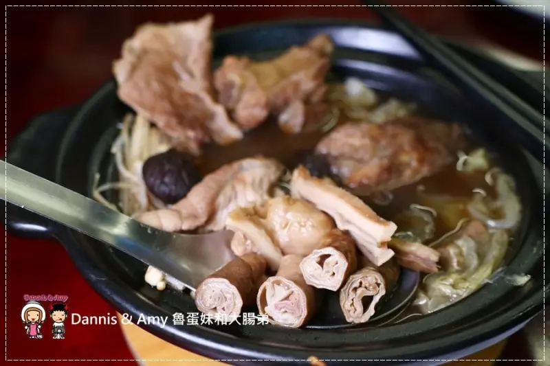 《竹北巷弄美食》肥佬田正宗肉骨茶。馬來西亞口味。梅干飯。特色湯頭順口好喝｜南洋風味異國小吃推薦（影片）